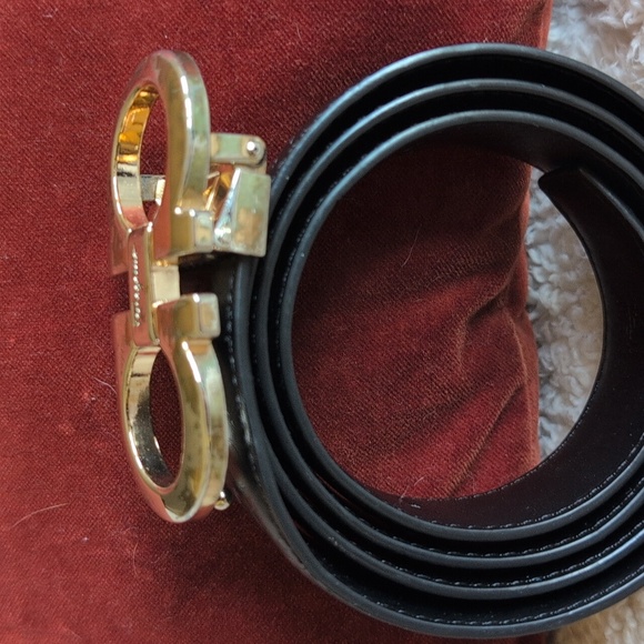 Salvatore Ferragamo Black Leather Belt with Gold Double Gancini Buckle - Picture 2 of 11